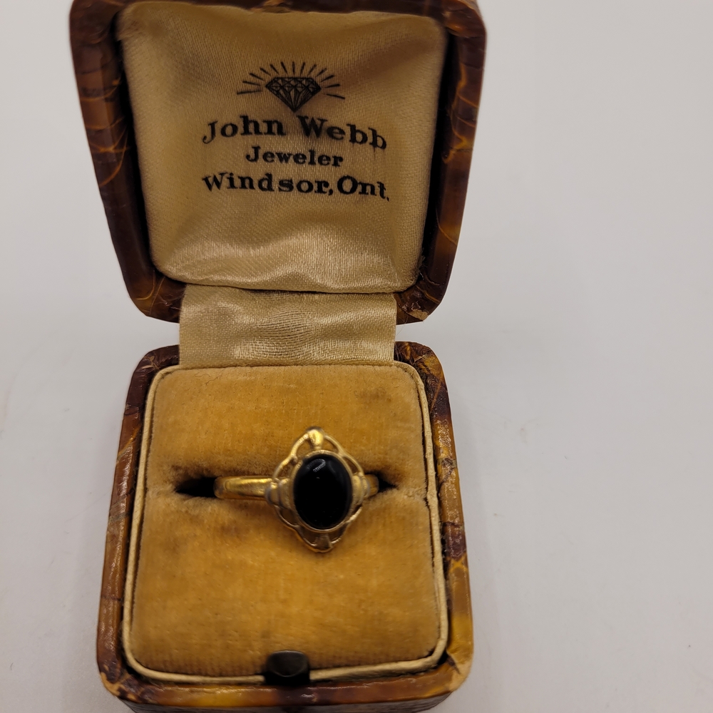 Vintage Gold and Black Stone Ring